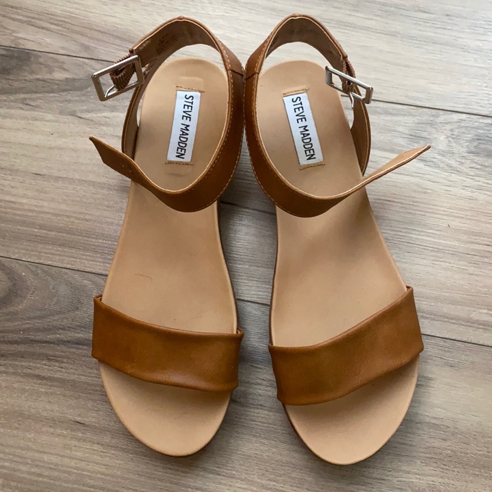 NWOT Steve Madden sandals